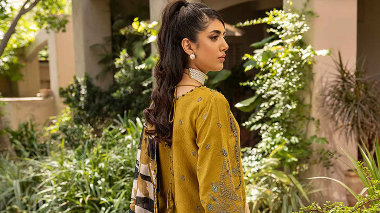 Embrace the Radiance of Summer with Ellena's Captivating Lawn Collection 2023