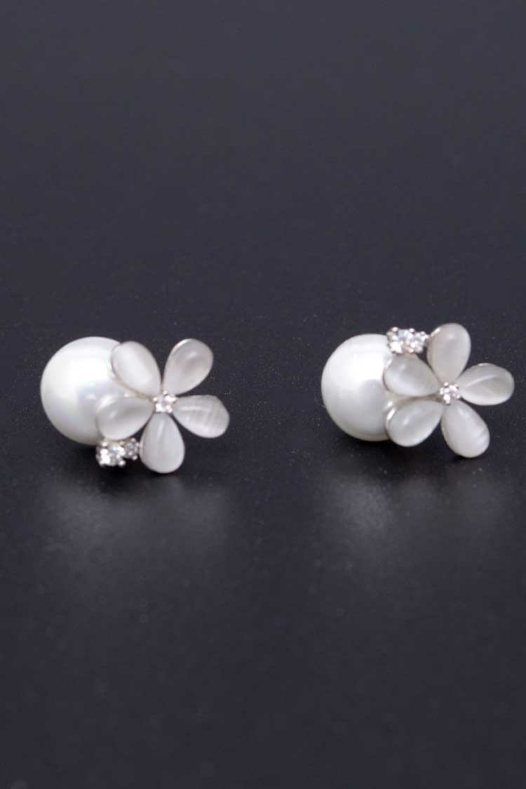 Round Pearl Stud Earrings