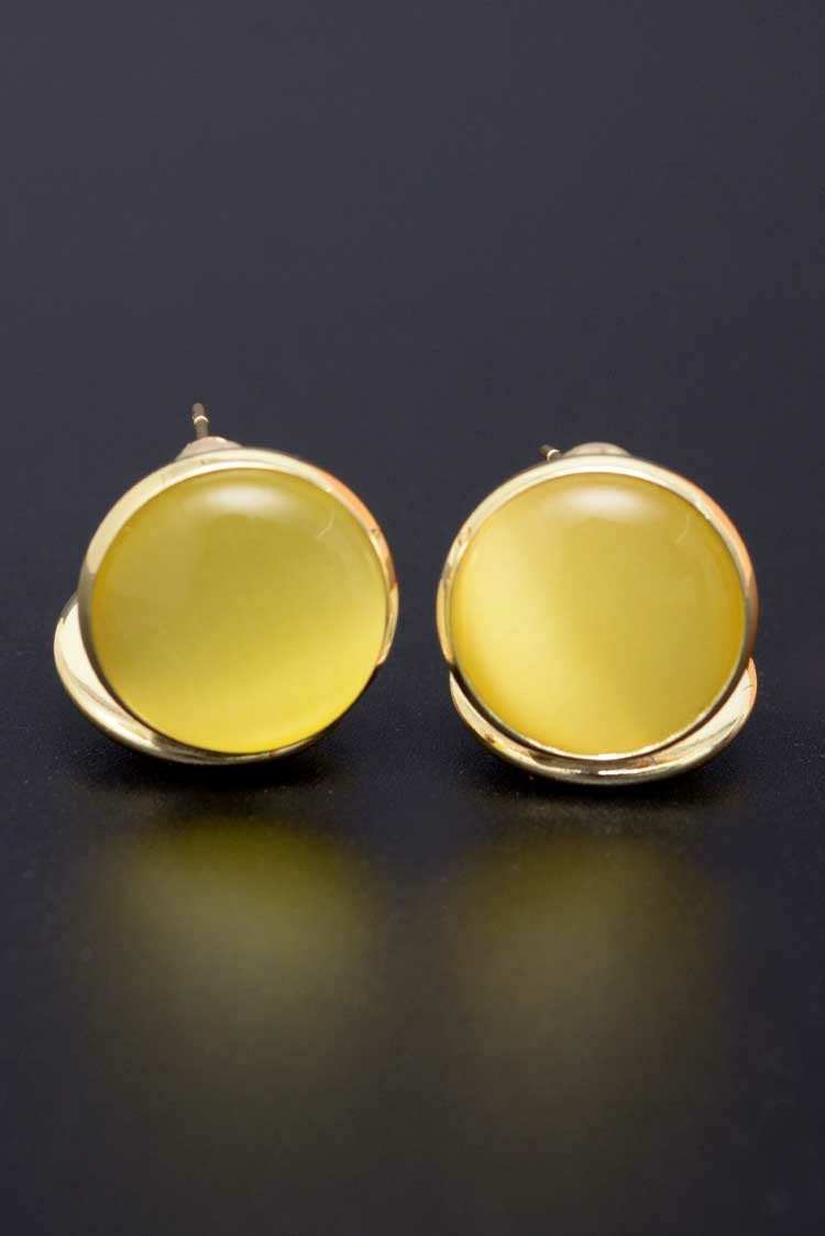 Round Pearl Stud Earrings