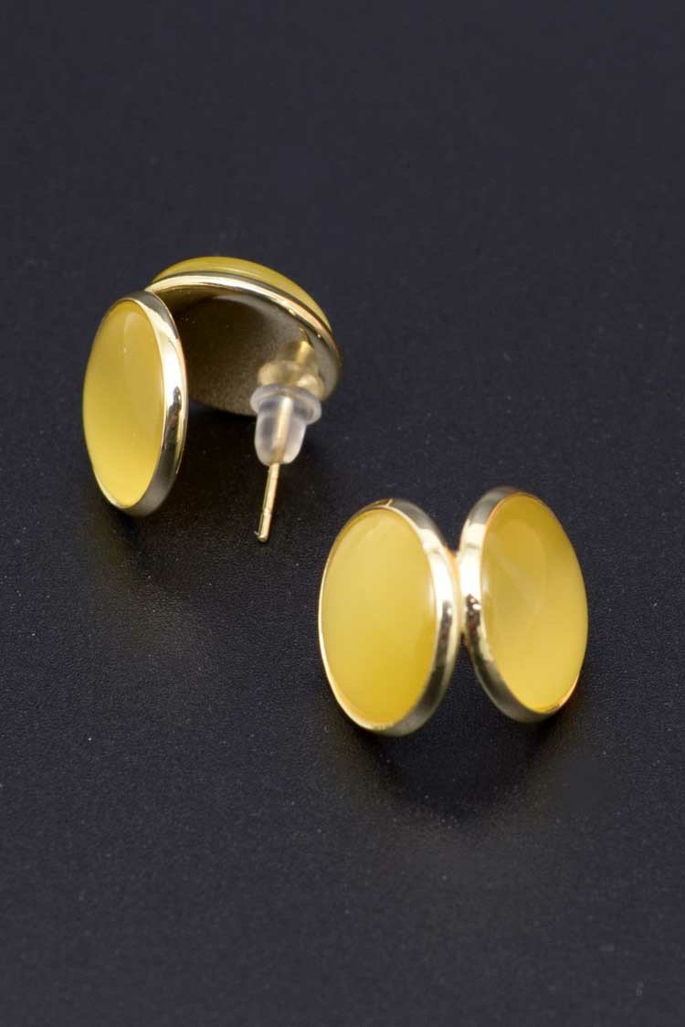 Round Pearl Stud Earrings